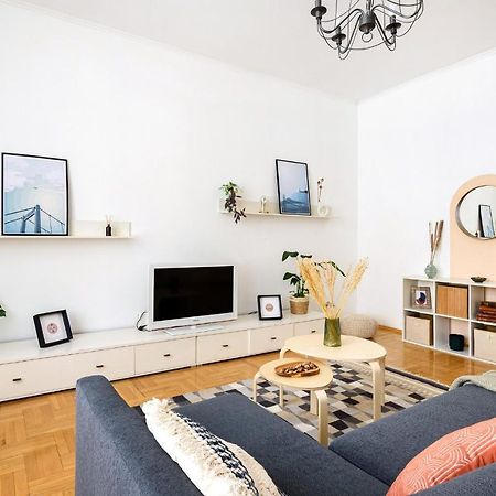 Spacious & Serene Downtown Home With Free Parking Budapest Extérieur photo