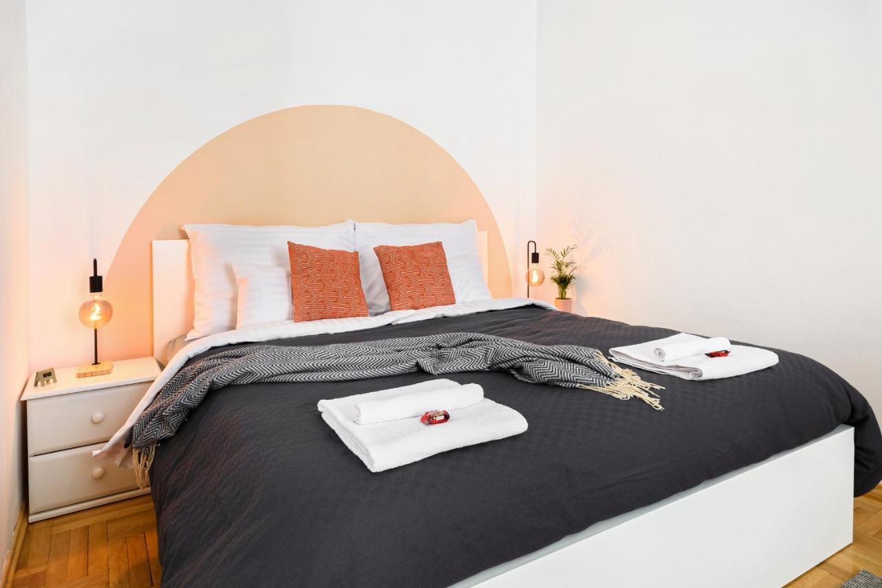 Spacious & Serene Downtown Home With Free Parking Budapest Extérieur photo